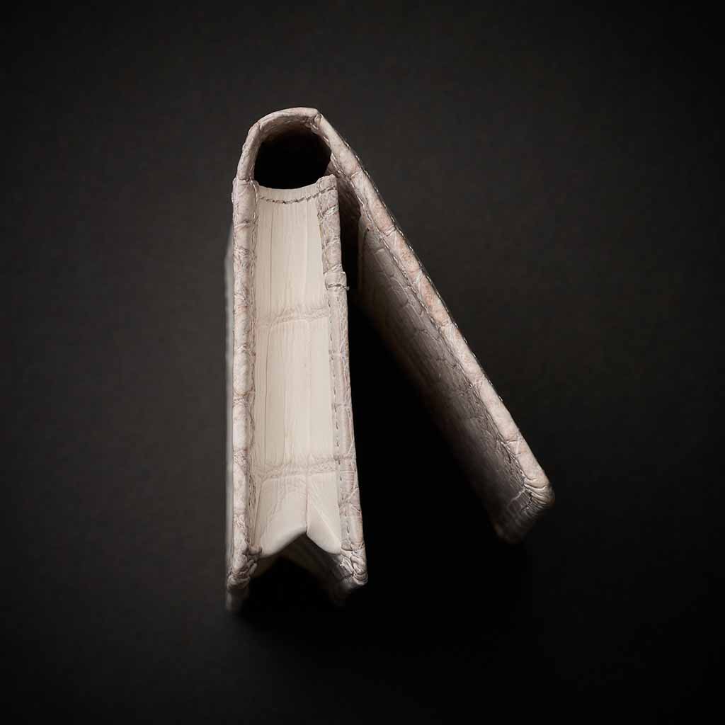 PREMIUM CROCO CARD CASE "EPIGRAPHIA"