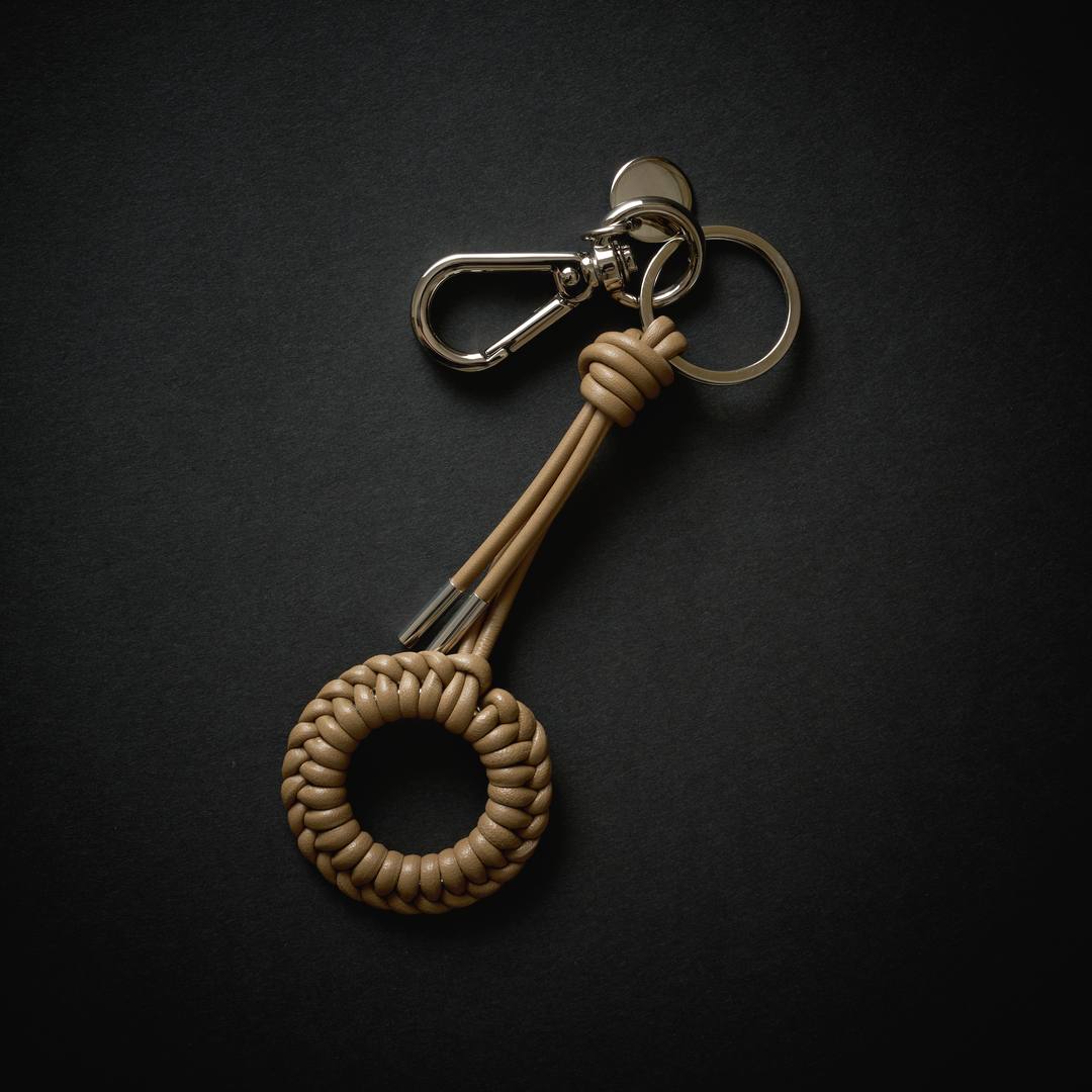 ITTI レザーチャーム CRISTY KNOT FINGER CIRCLE CHARM RAPTO JP