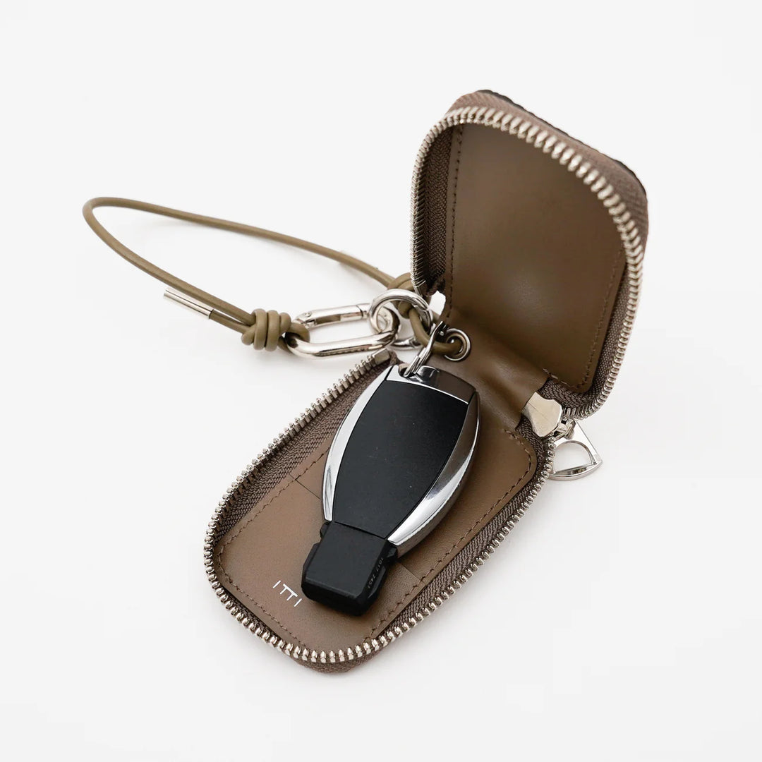 CRISTY SMART KEY CASE / DIPLO FJORD