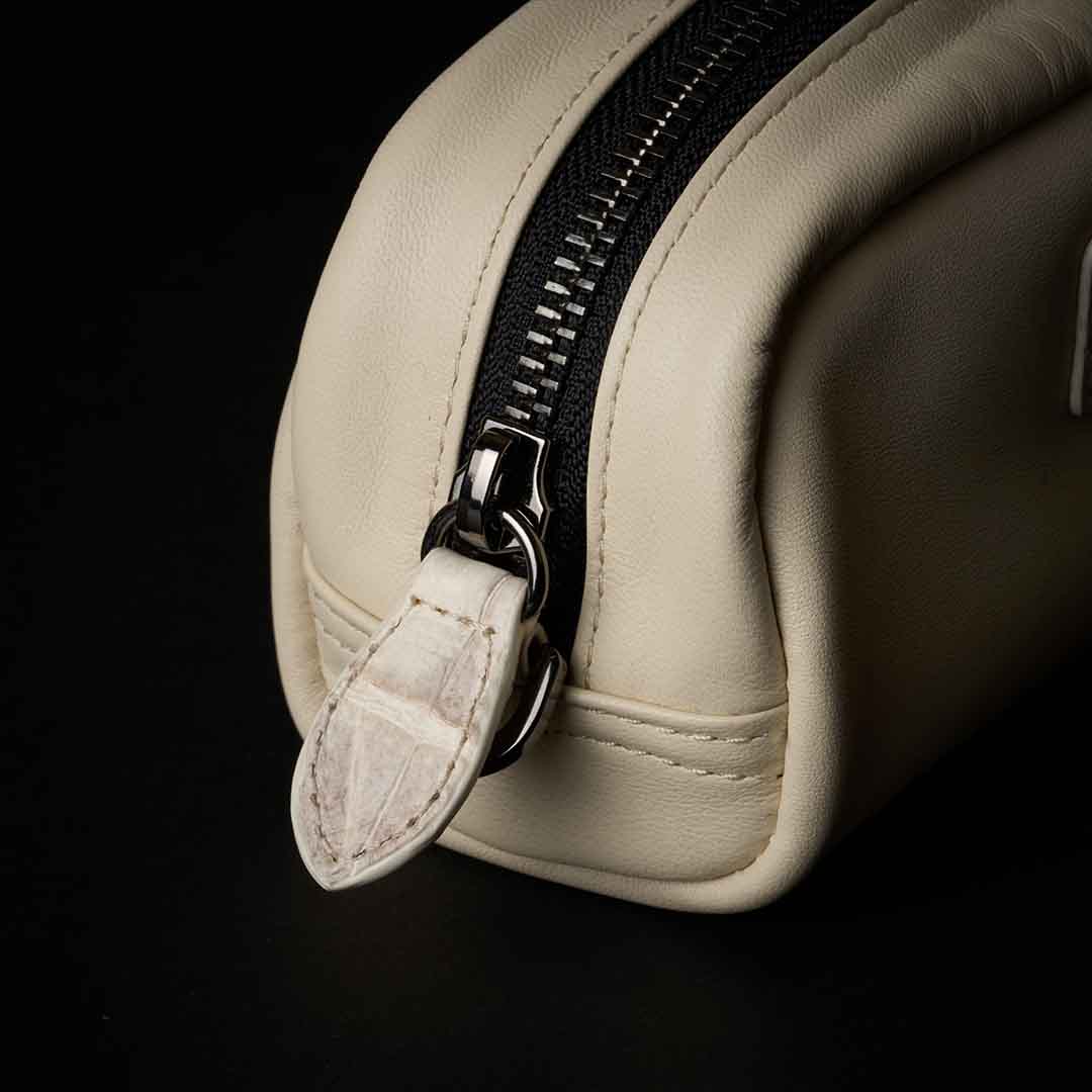 フレンチシープレザーポーチ